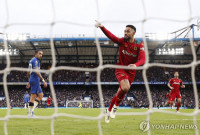 황희찬 빠진 울버햄프턴, 쿠냐 해트트릭으로 첼시에 4-2 역전승